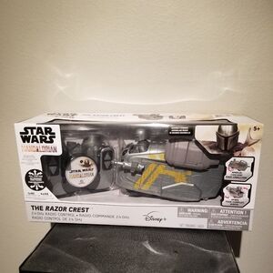 🔥🔥🔥🔥🔥🔥DISNEY STAR WARS MANDALORIAN THE RAZOR CREST RC 2.4 GHZ GREAT TOY!!